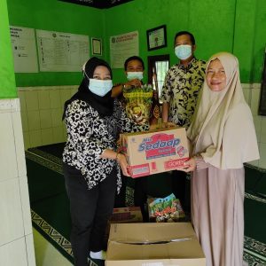 BPR Artha Tanah Mas Berbagi di Bulan Ramadhan