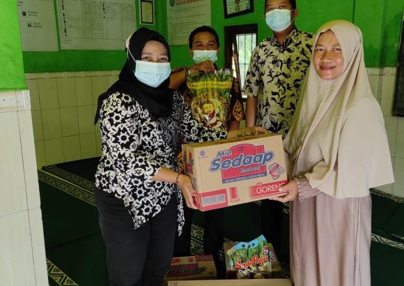 BPR Artha Tanah Mas Berbagi di Bulan Ramadhan